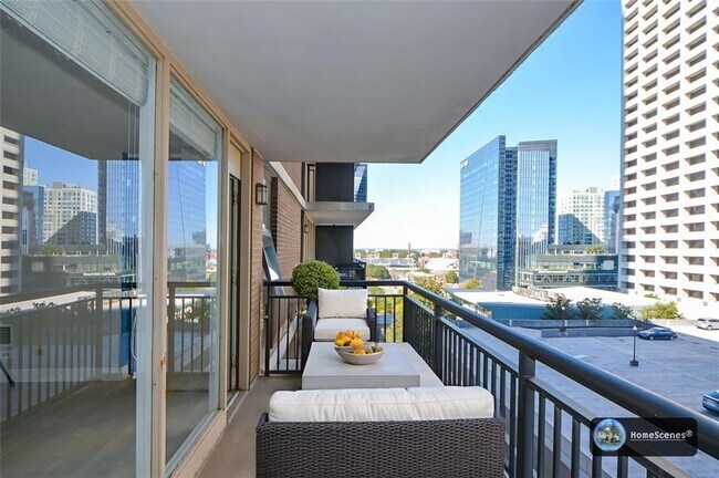 Building Photo - 620 Peachtree St NE