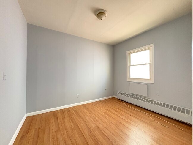 Unit 4 - 765 Grove St