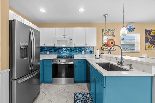 Building Photo - 3740 Gulf of Mexico Dr