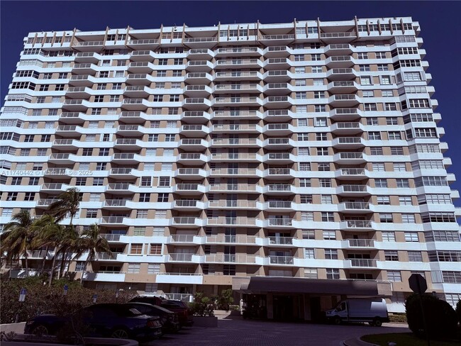 Building Photo - 1965 S Ocean Dr