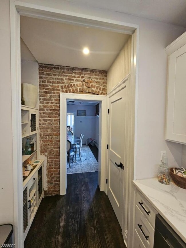 Building Photo - 30 The Crescent