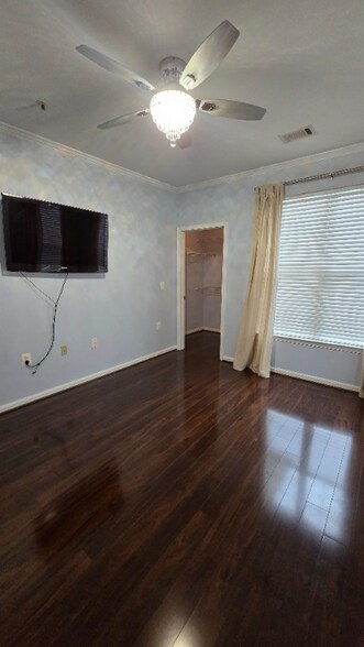 Building Photo - 11351 Aristotle Dr