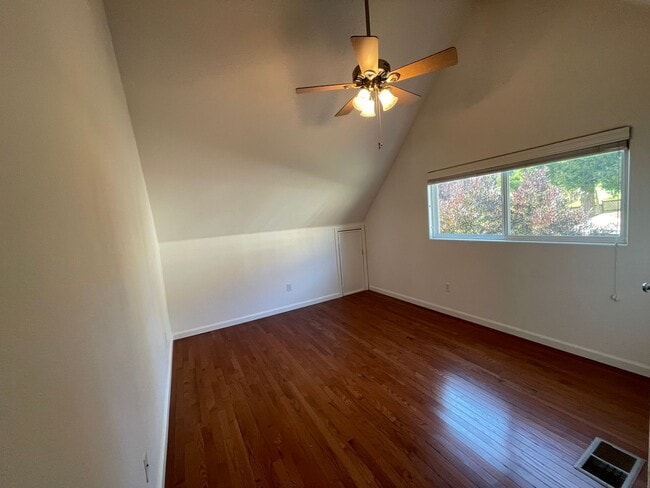 Building Photo - 837 Bantam Way