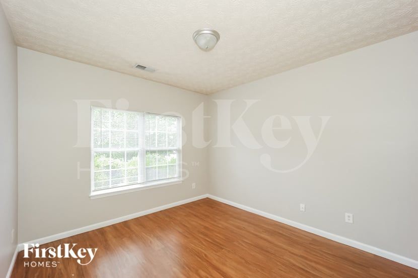 Building Photo - 5713 Old Carriage Dr