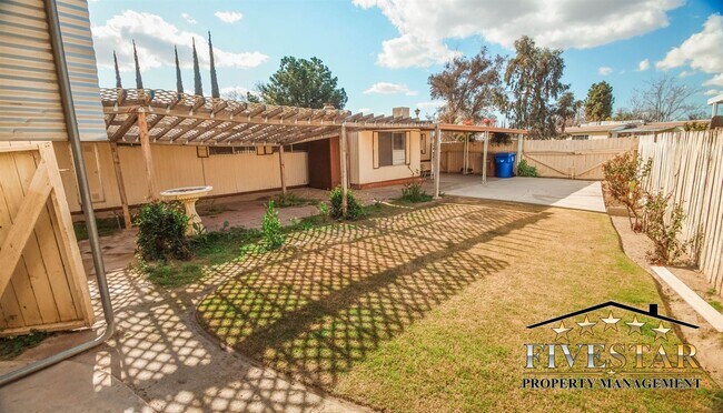 Building Photo - 3 br, 2 bath House - 6220 TIGERFLOWER DR.