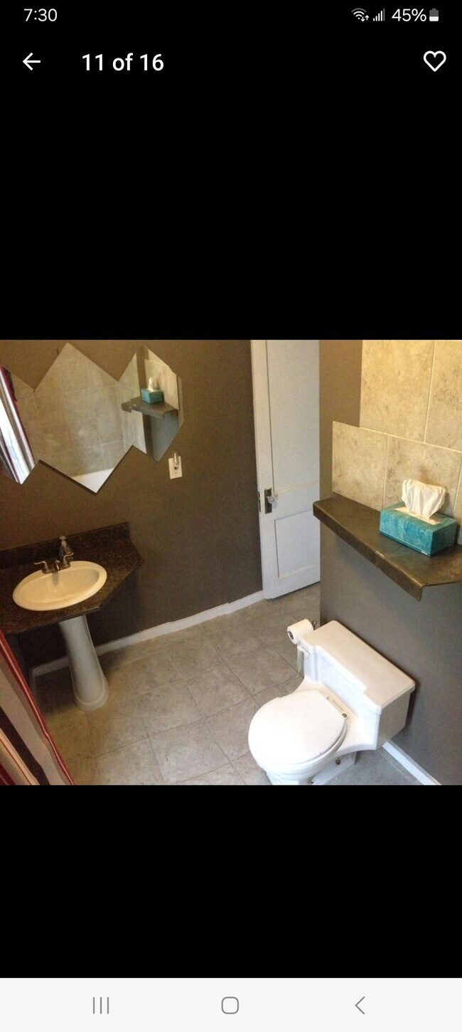 Building Photo - 116 N Kinney Ave