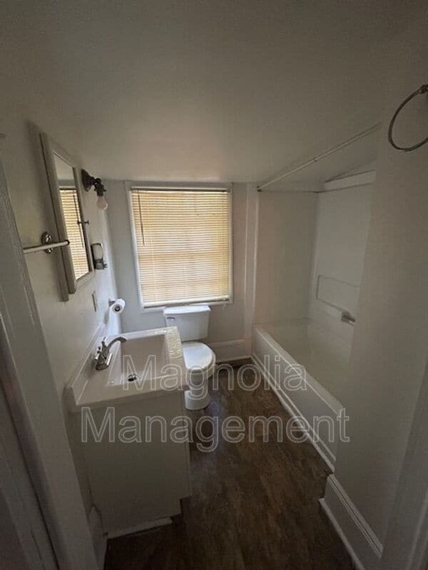 Building Photo - 241 Davis St