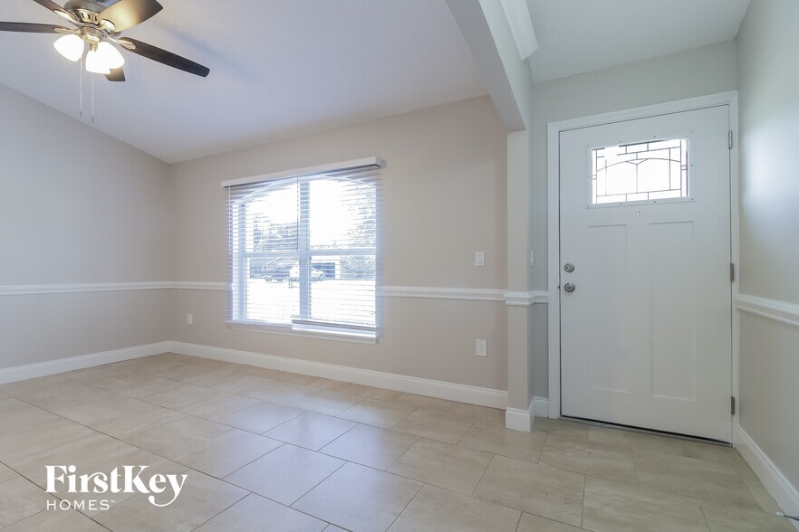 Building Photo - 6633 Emil Ave