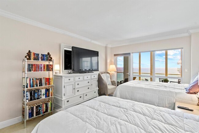 Building Photo - 111 N Pompano Beach Blvd