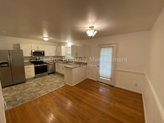 Building Photo - 431 Ridgemore St