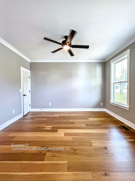 Building Photo - 1107 Walsh St