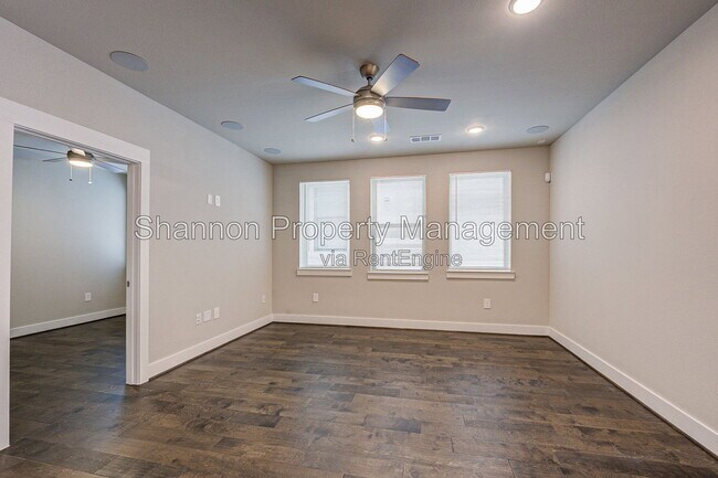 Building Photo - 4819 Caroline St