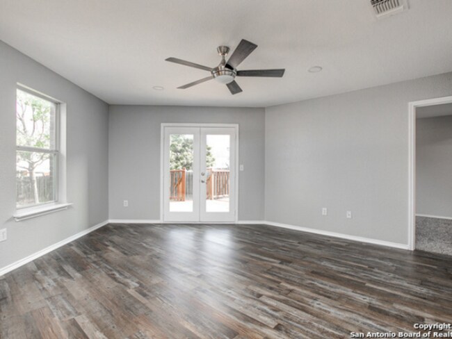 Building Photo - Spacious 5BR Home in NW San Antonio | Deck, High Ceilings & Prime Alamo Ranch Location
