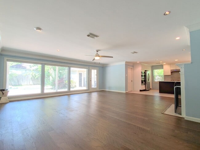 Building Photo - 139 Haversham Dr