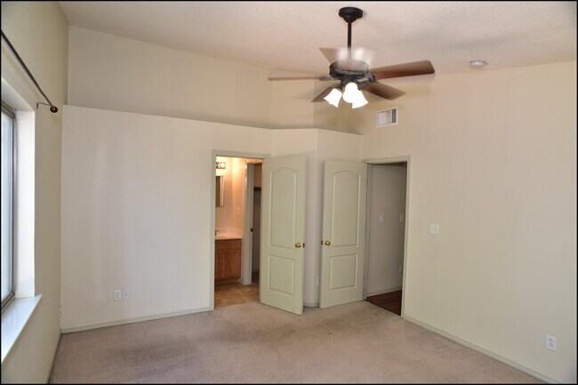 Building Photo - 14325 Island Point Dr