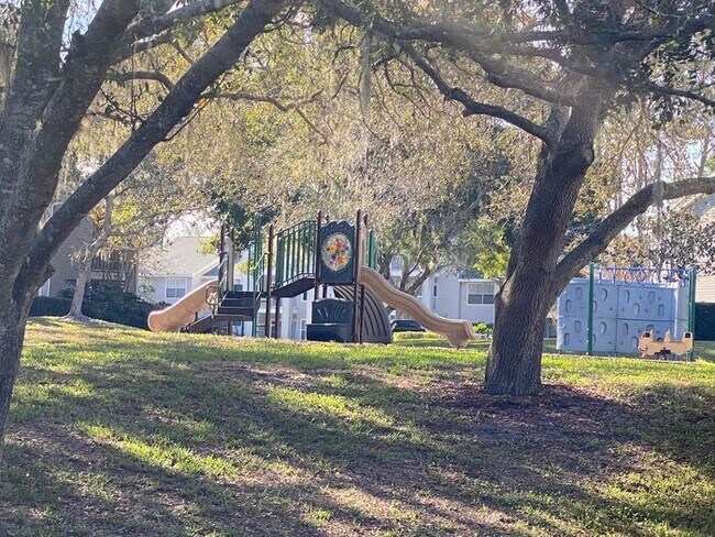 Building Photo - RENT SPECIAL-Regency Park at Lake Mary Corner Unit with Wrap-Around Balcony!