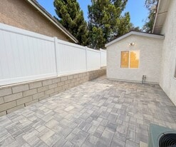 Building Photo - 898 Maplewood Ave