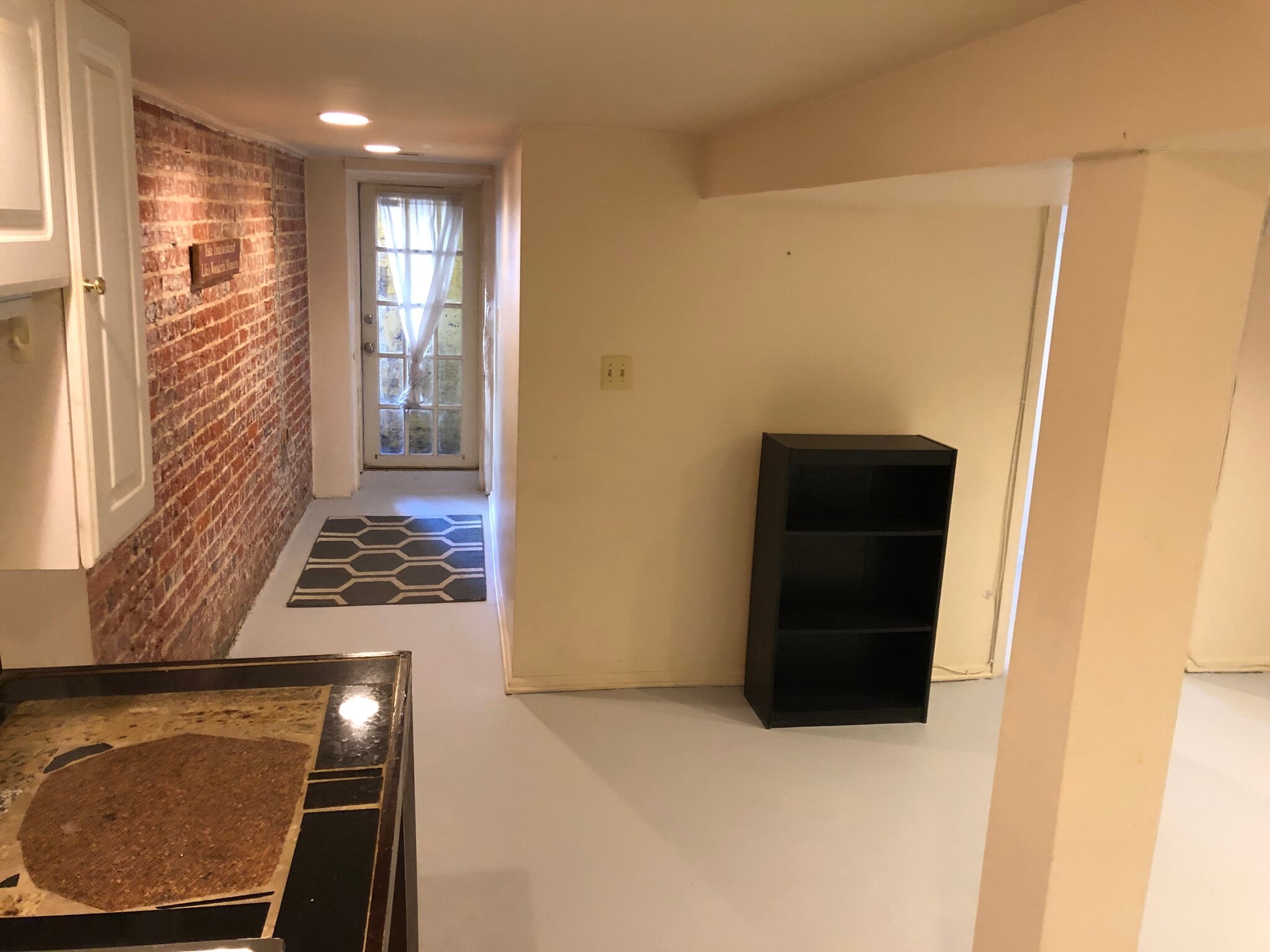 Building Photo - 902 Westminster St NW