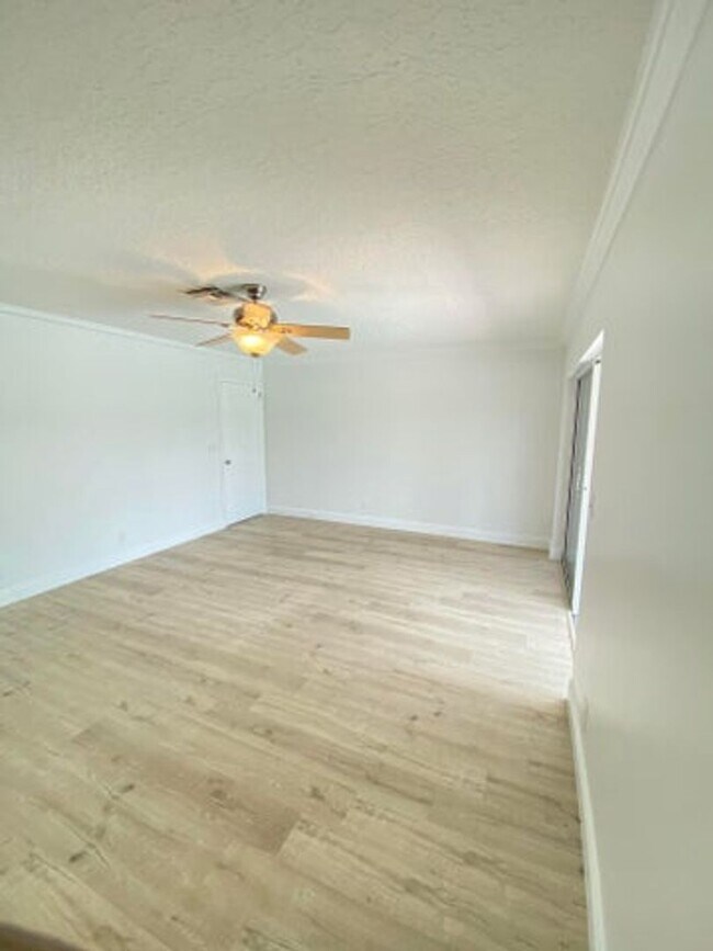 Building Photo - 4593 Bucida Rd