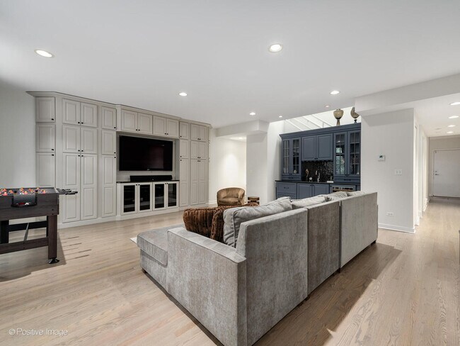 Building Photo - 24 N May St