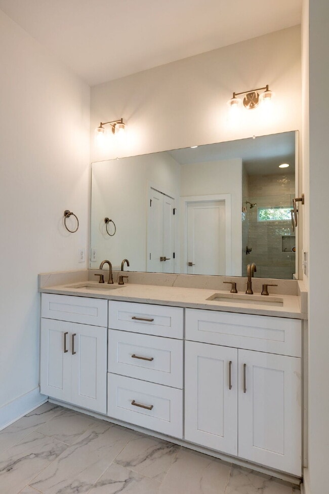 Building Photo - "Charming 4-Bedroom Nashville Oasis with E...