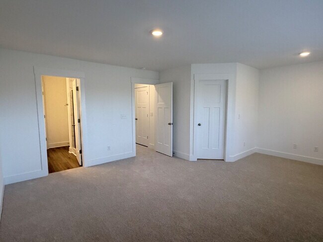 Building Photo - Brand-New 3BR Townhome with Garage in Clayton Crossing