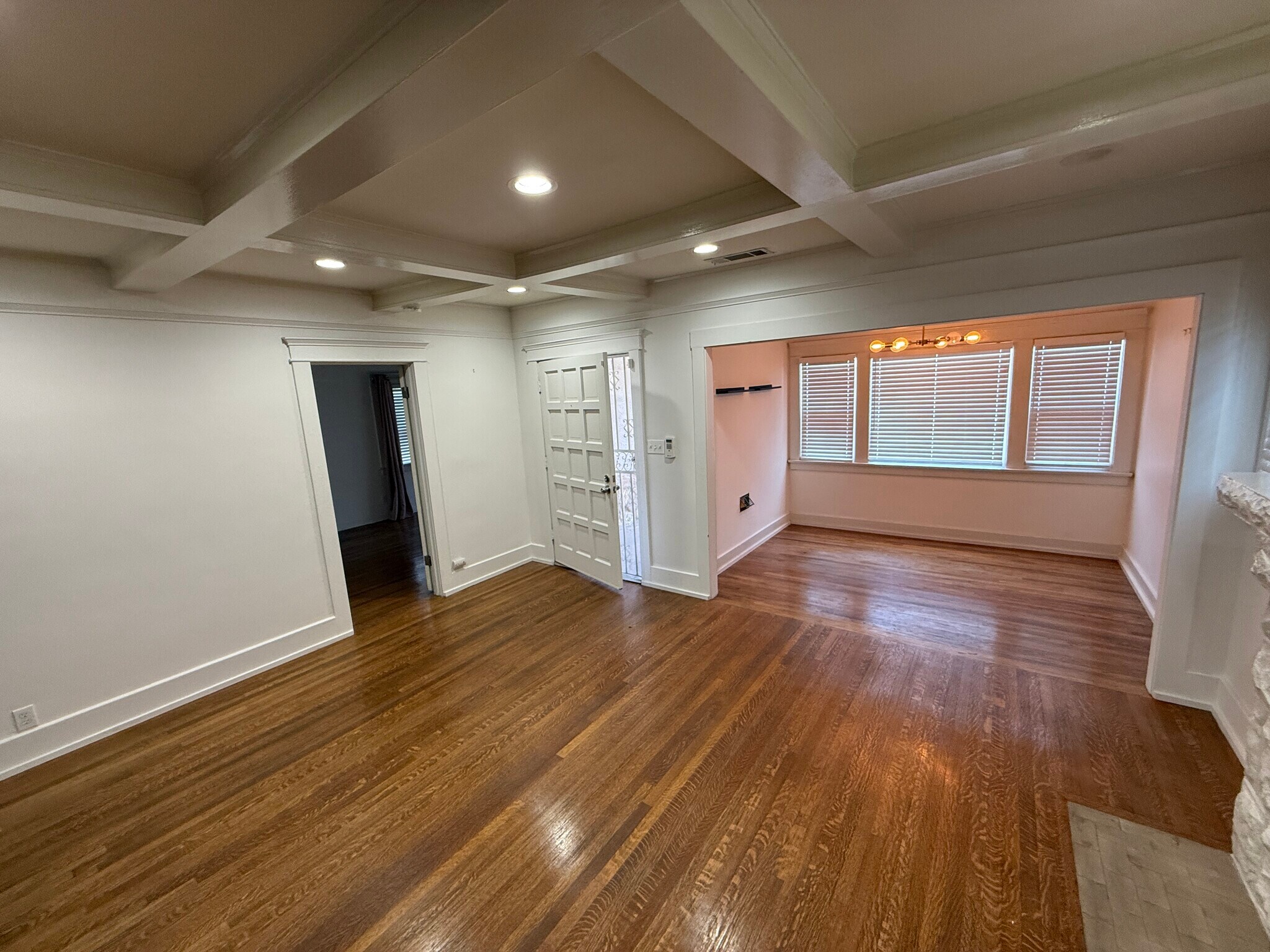 Building Photo - 1493 W 47th St