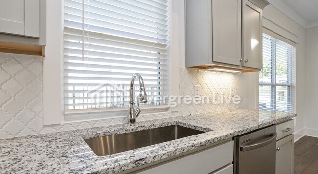 Building Photo - 244 Centennial Dr