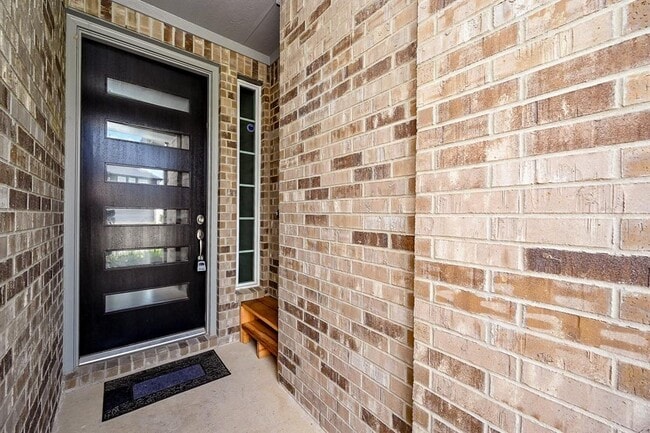 Building Photo - 9222 Dearborn Knoll Dr