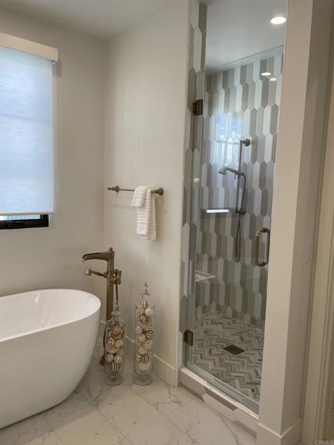 Building Photo - 6138 Paseo Delicias