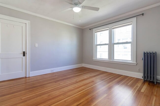 Building Photo - 207 Divinity St