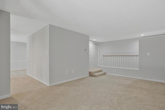 Building Photo - 15 Silverwood Cir