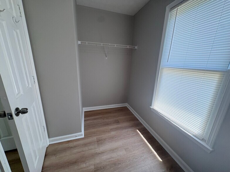 Building Photo - 2700 Fort Daniels Dr