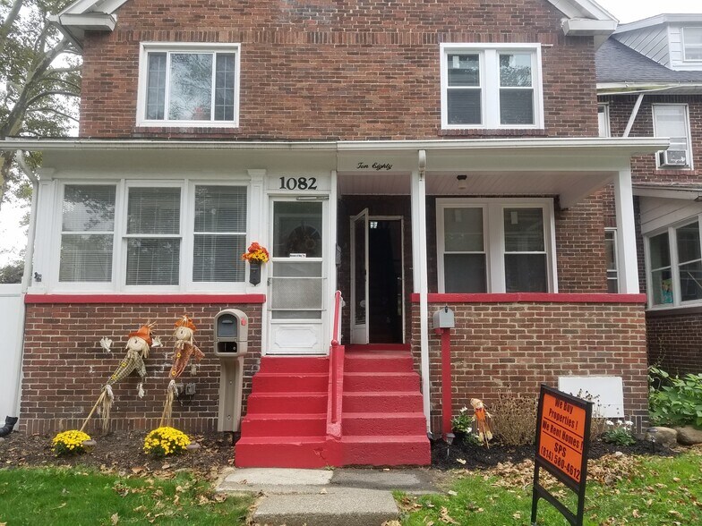Building Photo - 1080 Priestley Ave