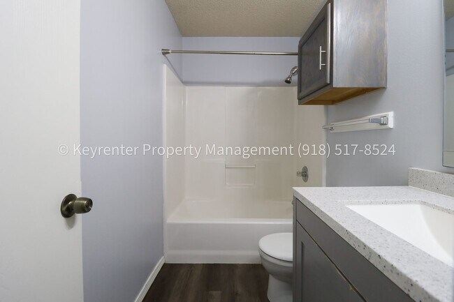 Building Photo - 3 Bed | 2 Bath in Owasso!