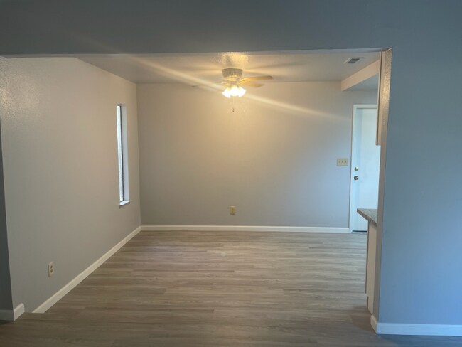 Building Photo - 1339 Princess Dr