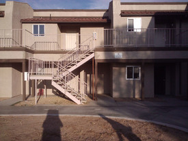 Building Photo - Vintage Apts (Adelanto)