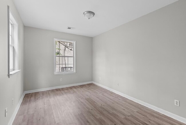 Building Photo - Stylish and Newly Renovated  3 Bedroom 1 B...