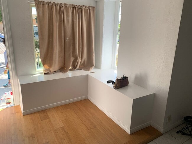 Building Photo - 3 bedrooms 1 bath house in National City