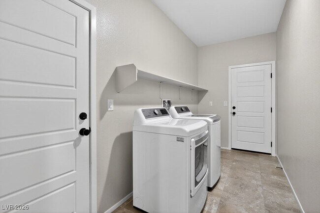 Building Photo - 4472 Sapphire Moon Ave