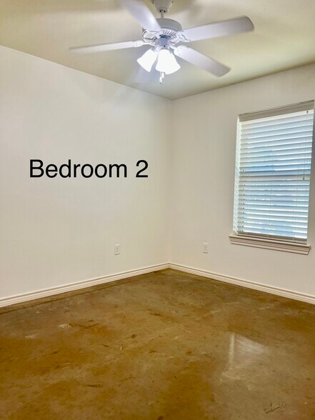 Building Photo - 202 Chestnut Dr