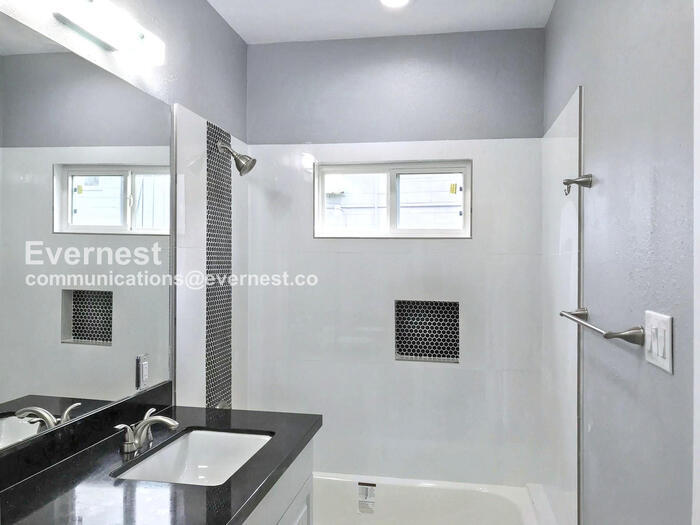 Building Photo - 6701 Paris St