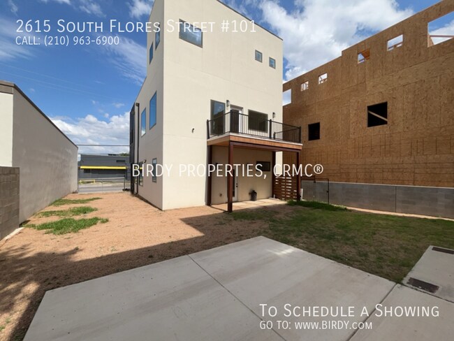 Building Photo - 2615 S Flores St