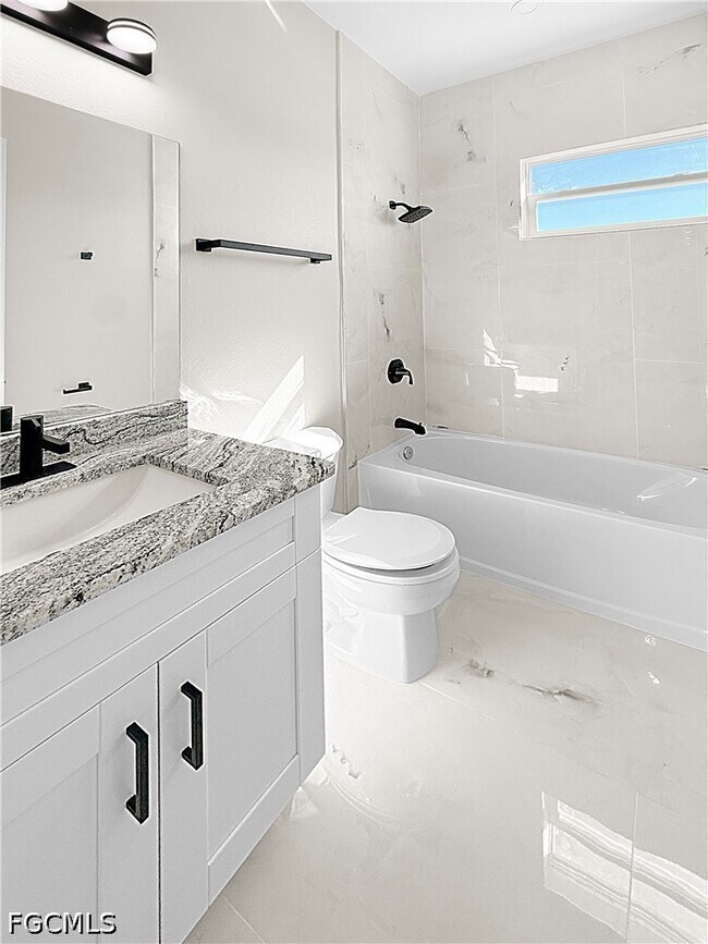 Building Photo - 303 NW 26th Ave