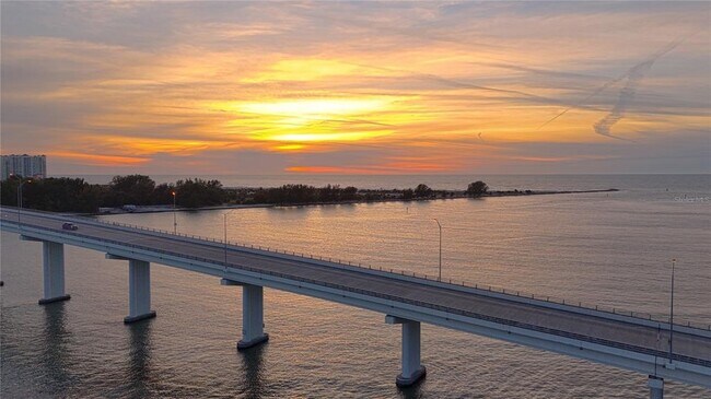 Building Photo - 824 Padua Ln