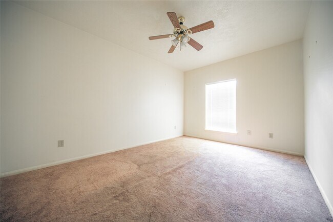 Building Photo - 13927 Lynnwood Ln