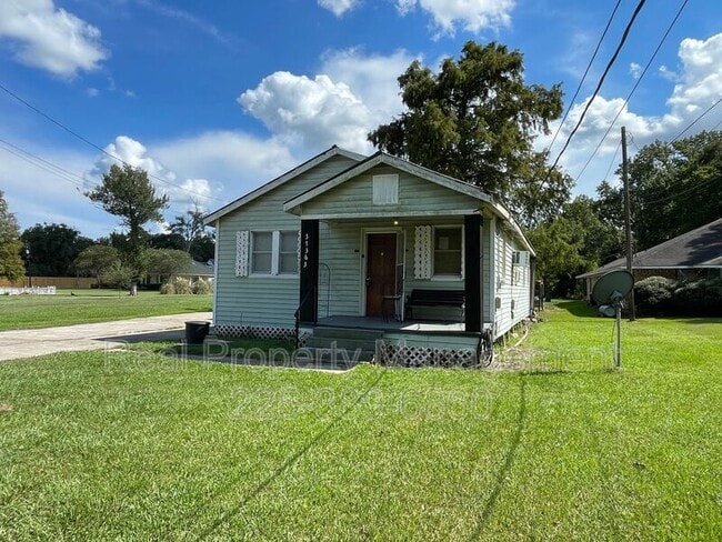 Building Photo - 37363 Cornerview Rd
