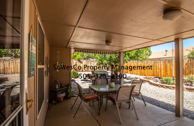 Building Photo - Beautiful Custom 3 Bedroom 2 Bath Home