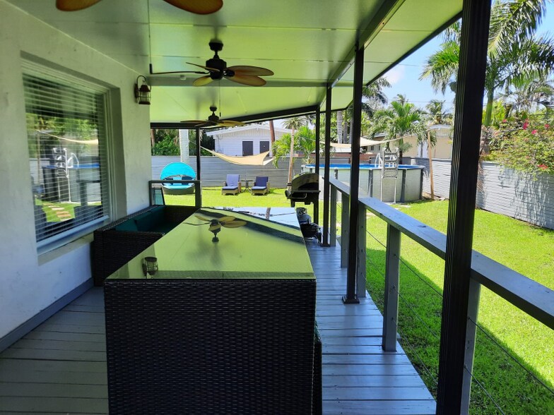 Building Photo - 715 Hollywood Blvd