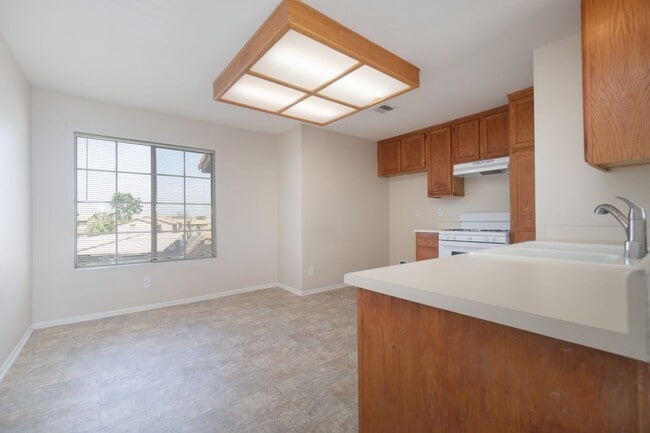 Building Photo - 1365 Crafton Ave